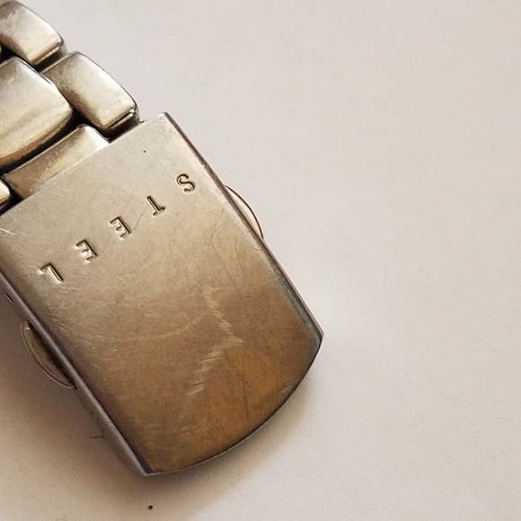 Women Vintage Guess Watch Wrist Watch Working Bubble Glass Date and time - Picture 8 of 8